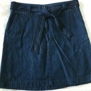 ANN TAYLOR Denim Skirt with Pockets Petite Size 4